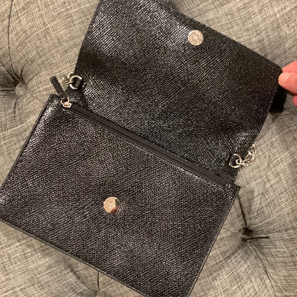 **SOLD*** Michael Kors Daniella Snake Scale Print Silver Chain Crossbody - Picture 13 of 17